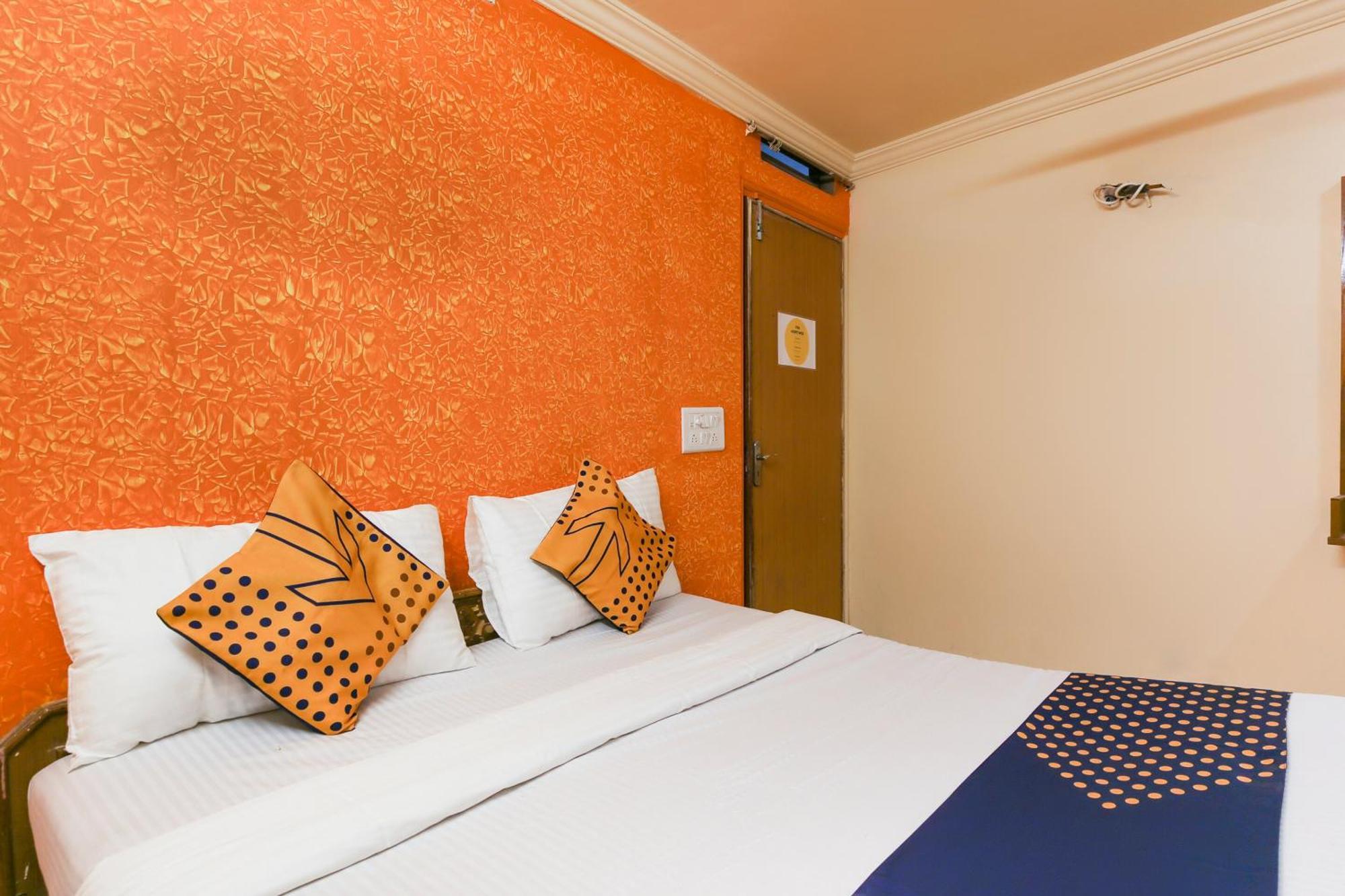 Hotel O Super Guest House Ахмедабад Екстер'єр фото